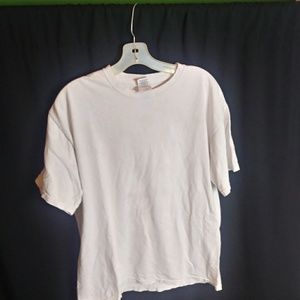Gildan white tee